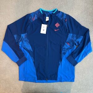 England Soccer National Team Nike Men's Club Woven Full Zip XL (3‎ Lions Logo)